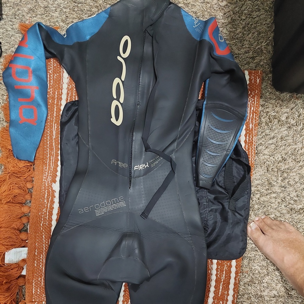 Long sleeve wet suit